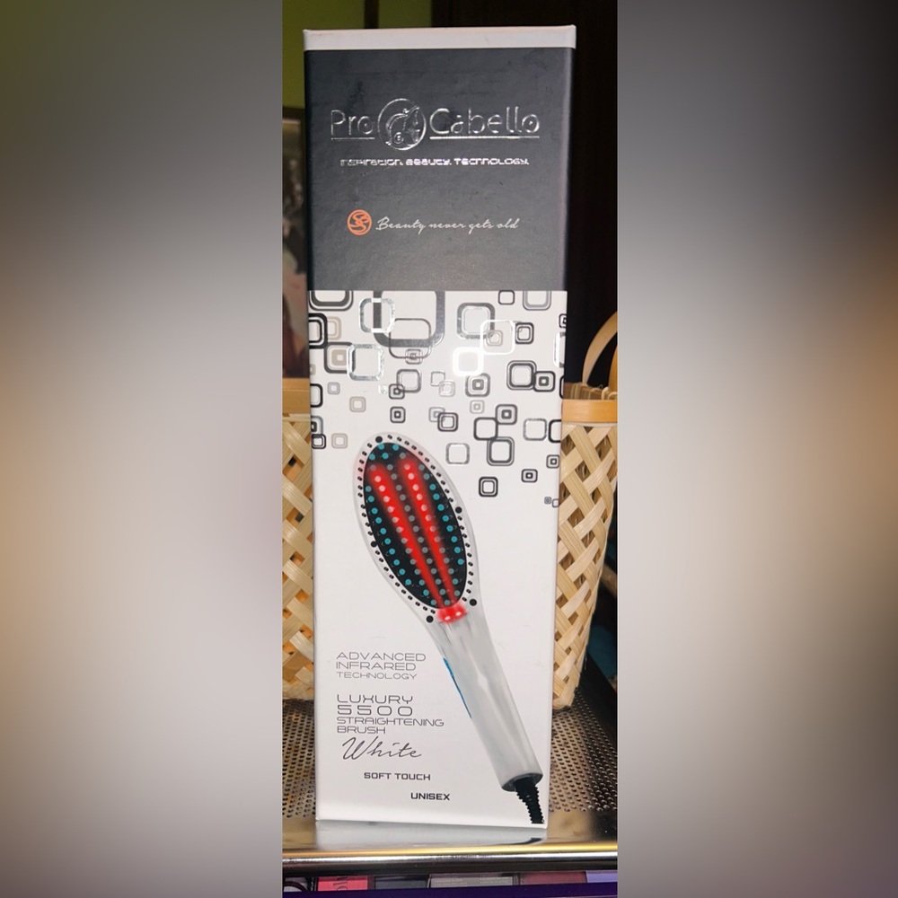 ProCabello Luxury 5500 Straightening Brush White. NIB
